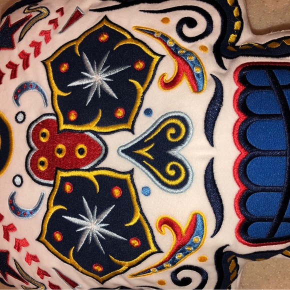 NWOT- Milwaukee Brewers Day of the Dead pillow - Picture 7 of 8